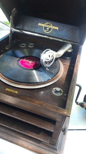 Altes grammophon aus england - altes,