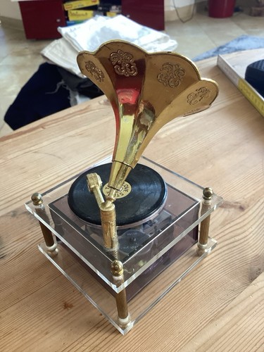 Grammophon mit spieluhr - grammophon,