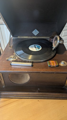 Altes schrank grammophon - altes,