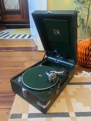 His masters voice hmv 102 - masters,
